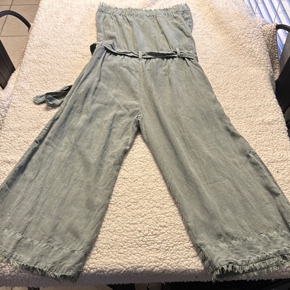 Cloth & Stone Green Jumpsuit with Utility Design - Picture 5 of 5